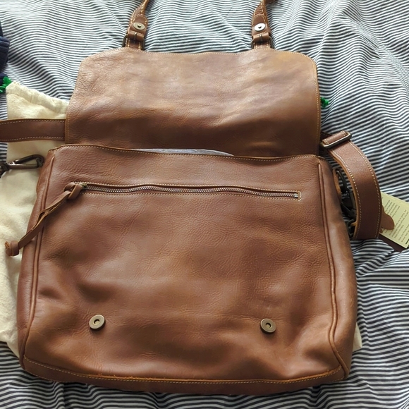 Roots Genuine Leather Messenger Bag - Picture 7 of 13